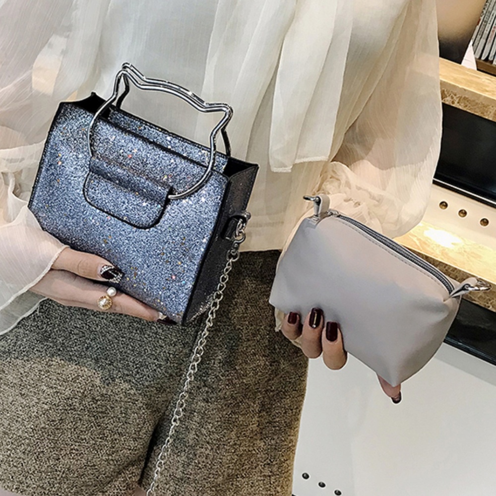 New! Cat Handle Silver Glitter Crossbody Bay. - Picture 2 of 8